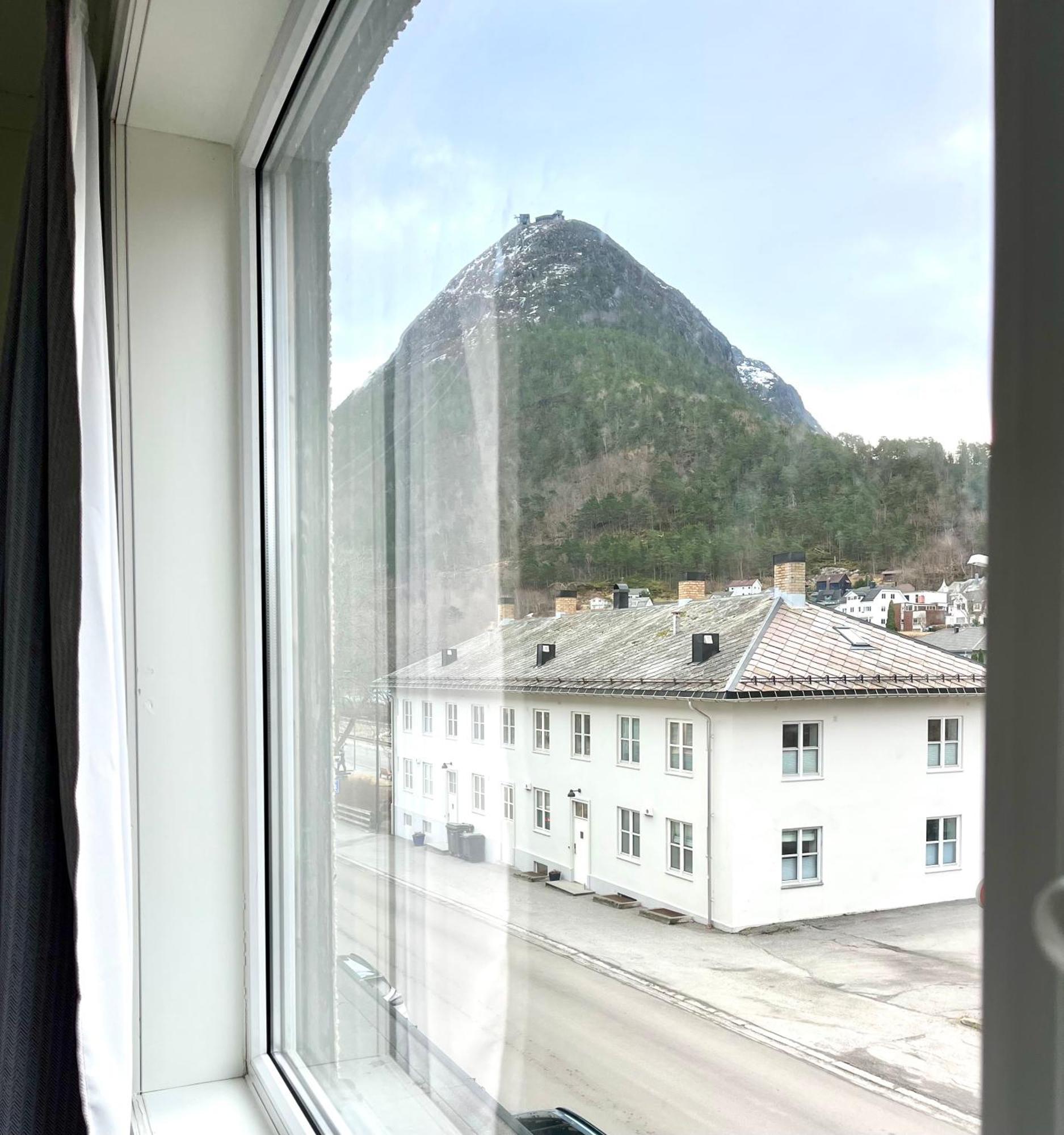 Apartment In The Heart Of Andalsnes Ngoại thất bức ảnh