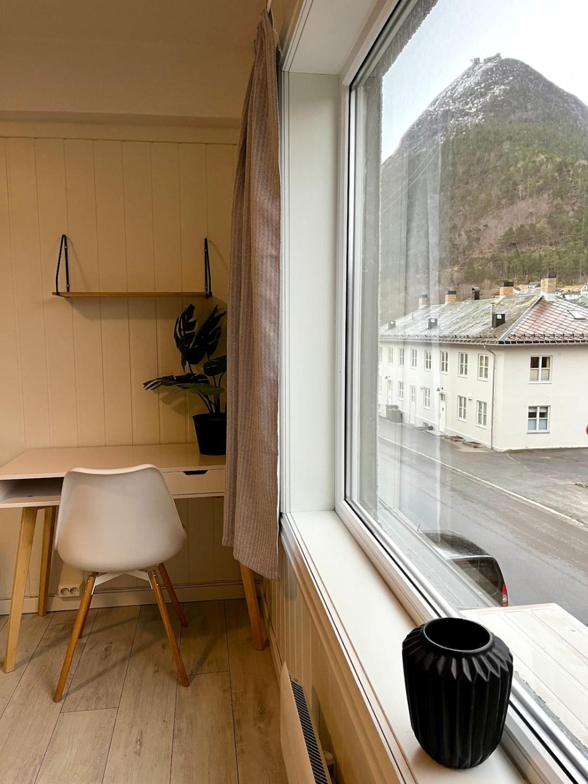 Apartment In The Heart Of Andalsnes Ngoại thất bức ảnh
